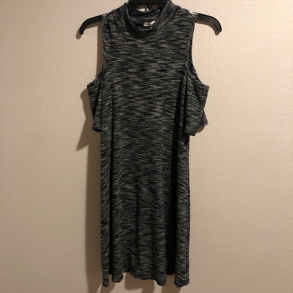Cut shoulder with cuff detailed dress
